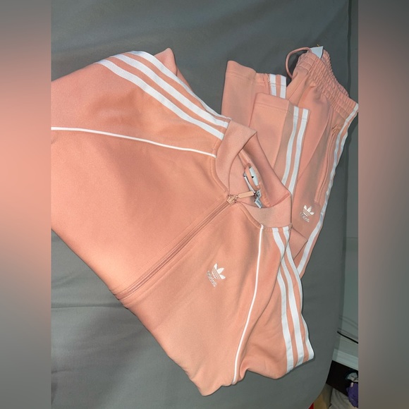Adidas Track Suit US/CDN Size XS - Picture 1 of 9